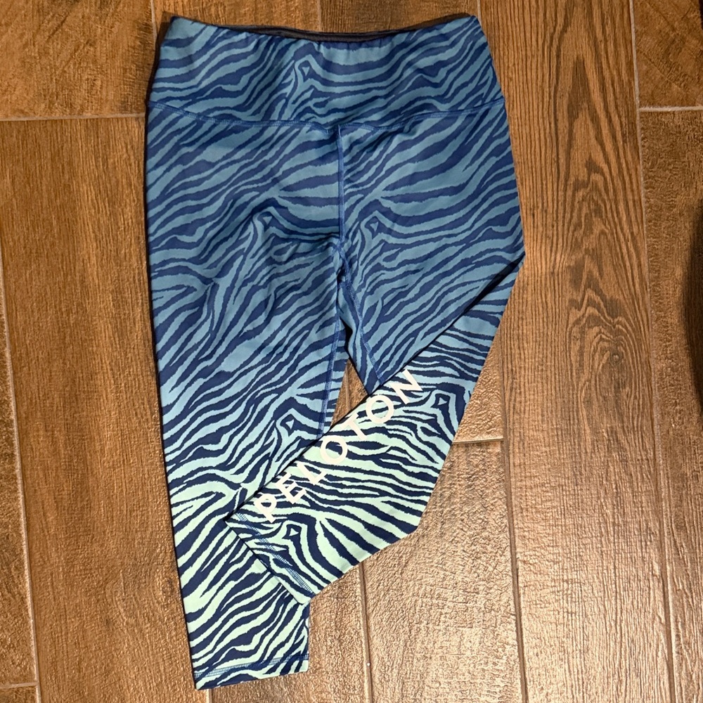 Peloton Blue Zebra Print Capris